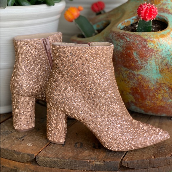 Betsey Johnson Cady Champagne/Blush Bootie - Picture 1 of 7